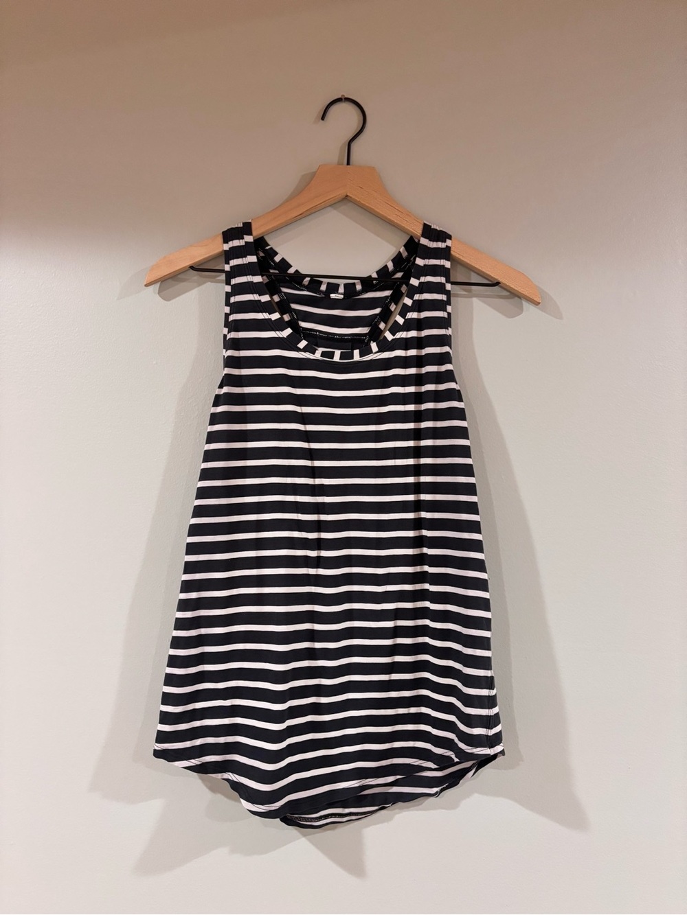 Lululemon Black & White Striped Women's Tank Top small
